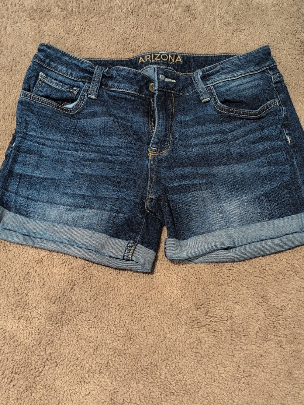 Arizona Jean Company Women's Rolled Cuff Medium Blue Denim Shorts - Picture 1 of 3